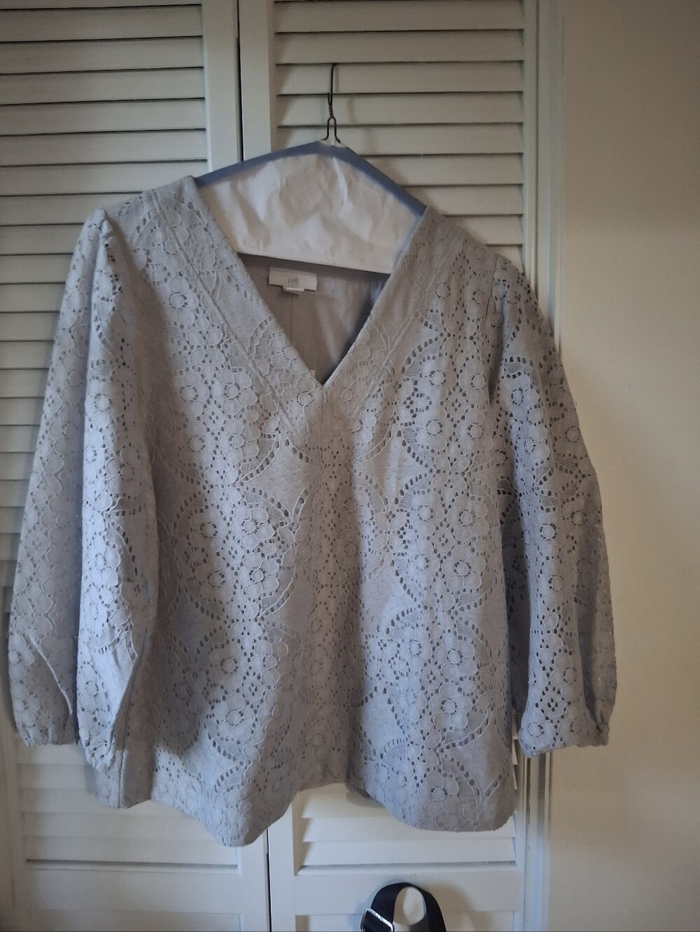 J. Jill Light Gray Eyelet V-Neck Blouse